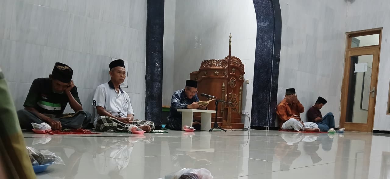 Partisipasi Mahasiswa KKN 06 Desa Adimulya dalam Kegiatan Rutinan Kuliah Subuh di Masjid Fatra Al Hidayah Cikukun